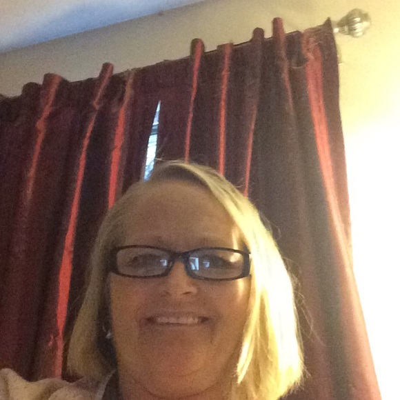 Meet your Posher, Charlotte - Picture 2 of 4